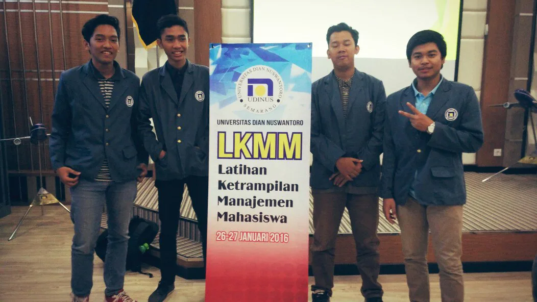 Mewakili Dian Nuswantoro Computer Club di LKMM